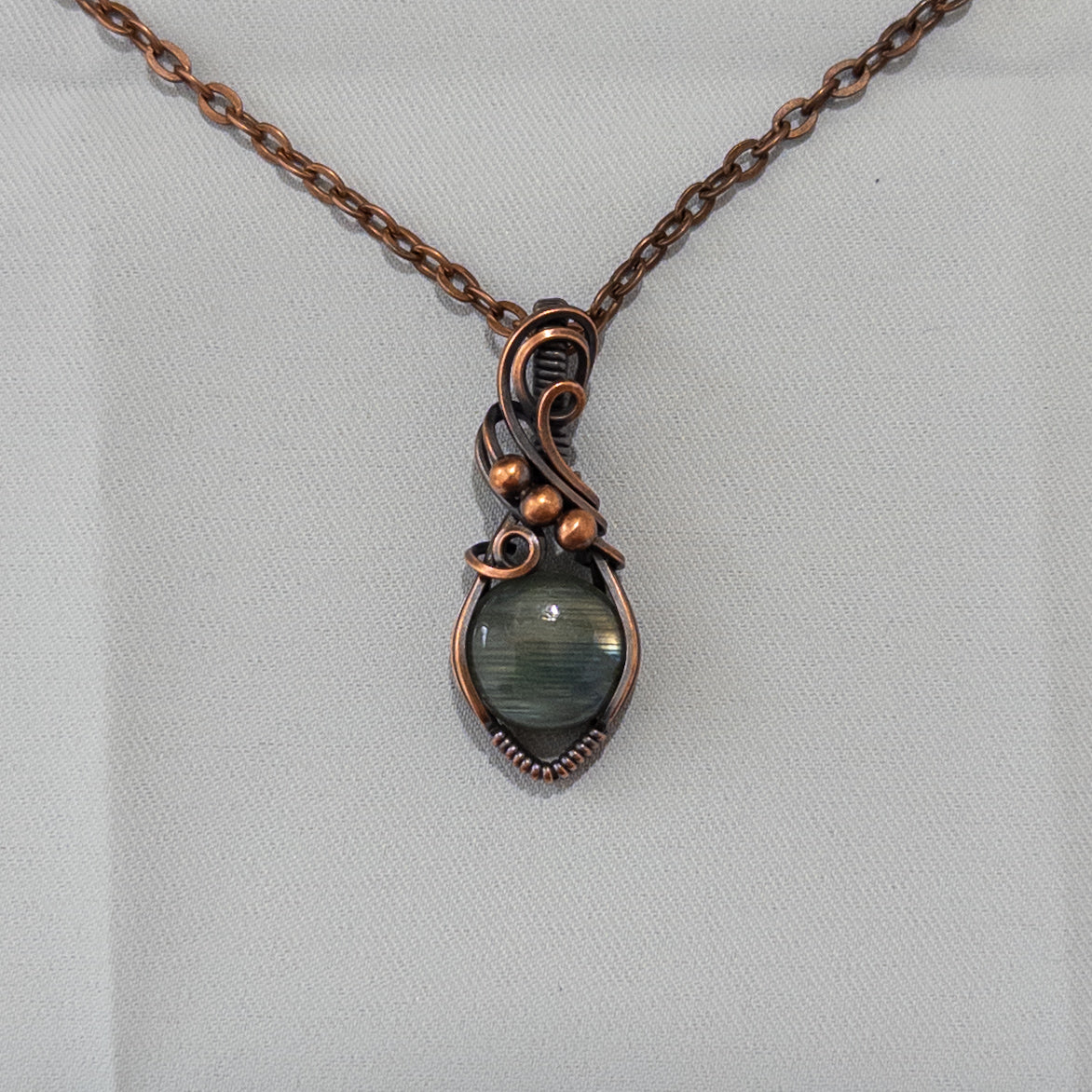 Horizontalis - Labradorite Copper Wrapped Pendant