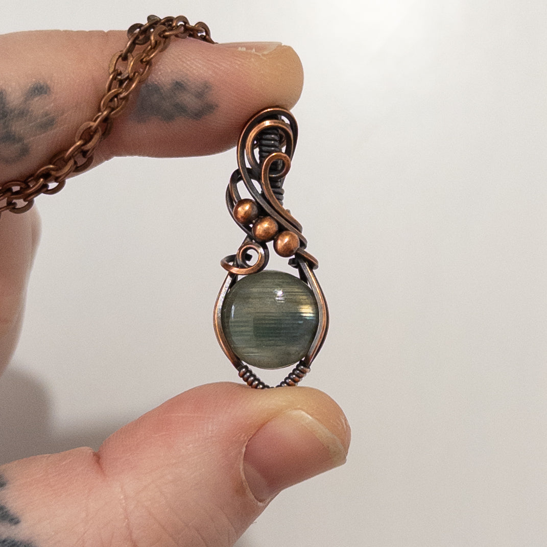 Horizontalis - Labradorite Copper Wrapped Pendant