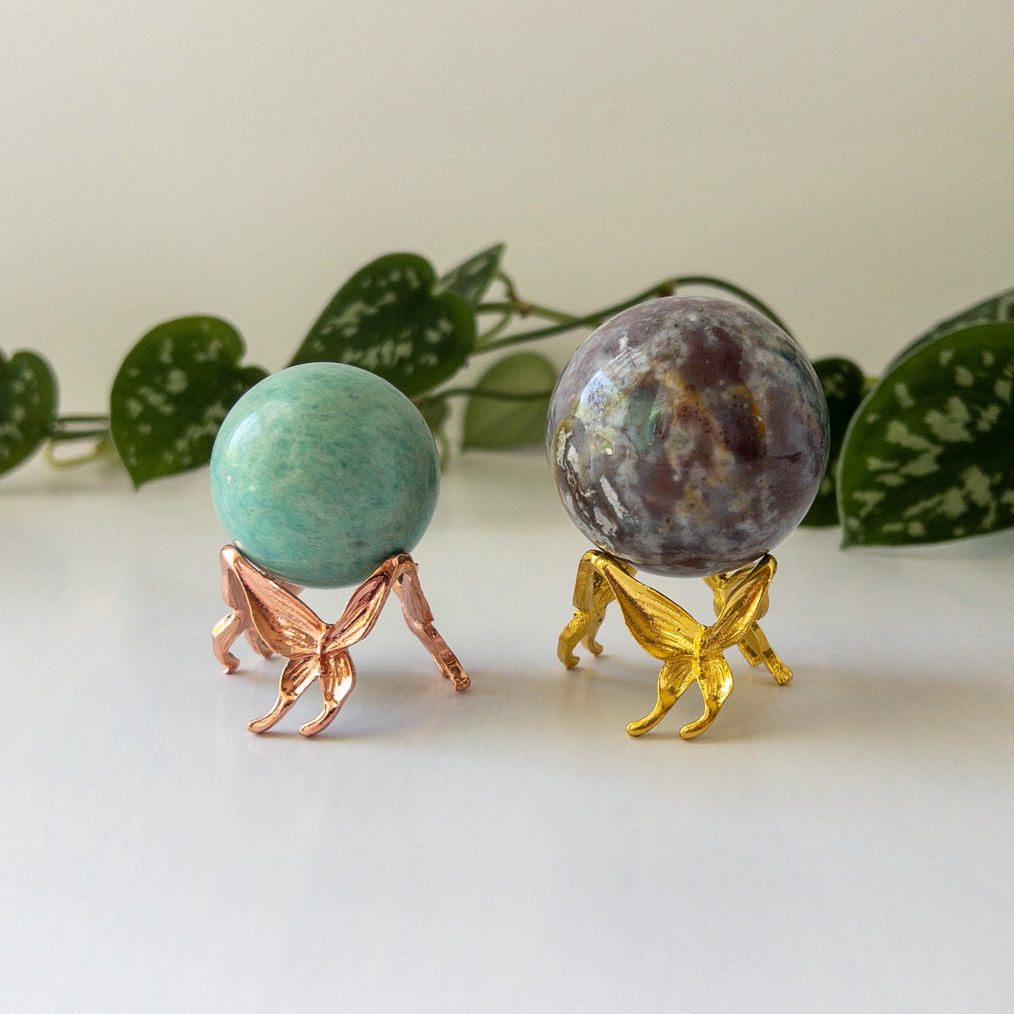 Metal Butterfly Sphere Stand