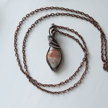 Charger l&#39;image dans la galerie, Colorful Flower Agate &amp; Copper Wrapped Pendant
