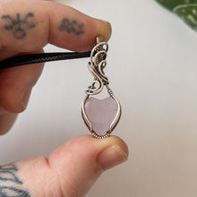 Charger l&#39;image dans la galerie, Kunzite Heart &amp; Sterling Silver Wrapped Pendant
