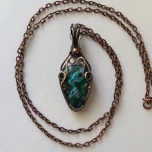 Charger l&#39;image dans la galerie, Malachite &amp; Chrysocolla Copper Wrapped Pendant
