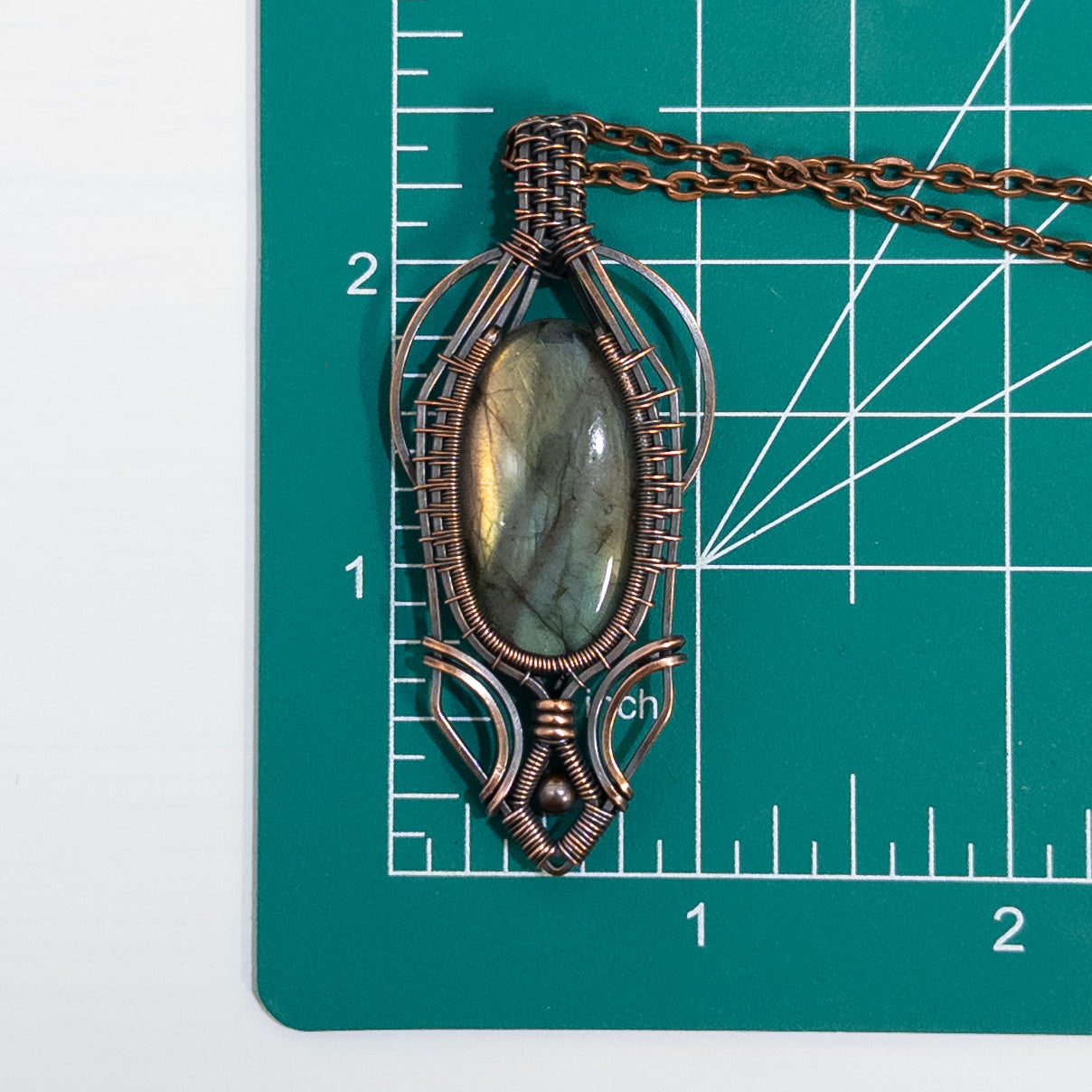 Huphantos - Labradorite Woven Copper Pendant