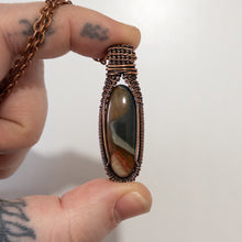 Charger l&#39;image dans la galerie, Polychrome Jasper Woven Copper Pendant
