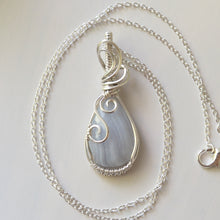 Charger l&#39;image dans la galerie, Faceted Blue Lace Agate &amp; Sterling Silver Wrapped Pendant
