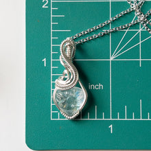 Charger l&#39;image dans la galerie, Mughal Flower Carved Rainbow Moonstone &amp; Sterling Silver Wrapped Pendant
