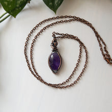 Charger l&#39;image dans la galerie, Amethyst &amp; Copper Wrapped Pendant
