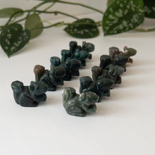 Charger l&#39;image dans la galerie, Mini Moss Agate Squirrel
