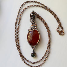 Charger l&#39;image dans la galerie, Carnelian With Labradorite Charm Antiqued Copper Wrapped Pendant
