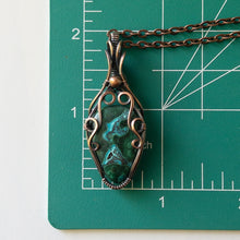 Charger l&#39;image dans la galerie, Malachite &amp; Chrysocolla Copper Wrapped Pendant
