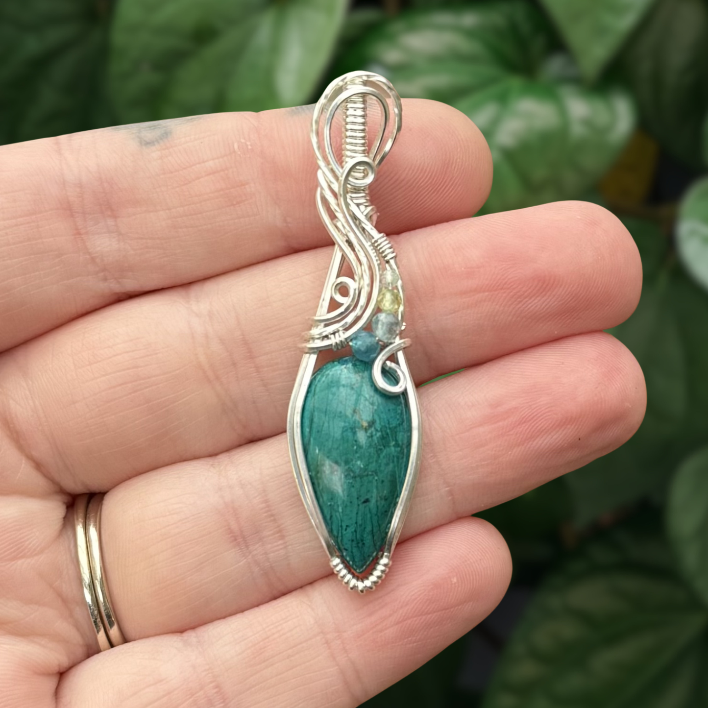 Shattuckite Sterling Silver Pendant With Faceted Apatite, Peridot, & Agate Beads