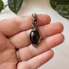 Charger l&#39;image dans la galerie, Smoky Quartz &amp; Copper Wrapped Pendant
