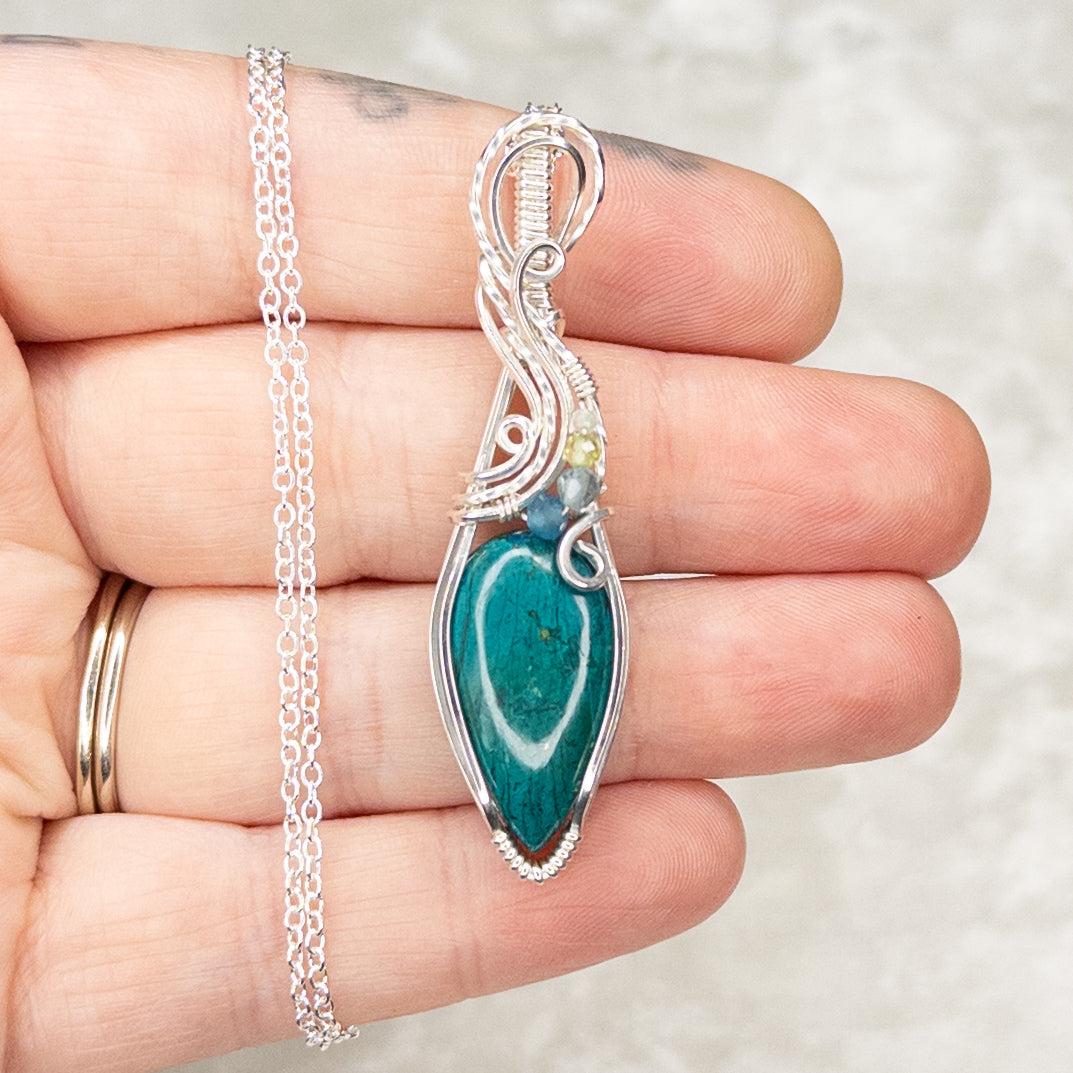 Shattuckite Sterling Silver Pendant With Faceted Apatite, Peridot, & Agate Beads