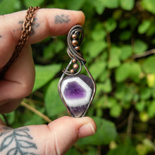 Charger l&#39;image dans la galerie, Chevron Amethyst Copper Wrapped Pendant
