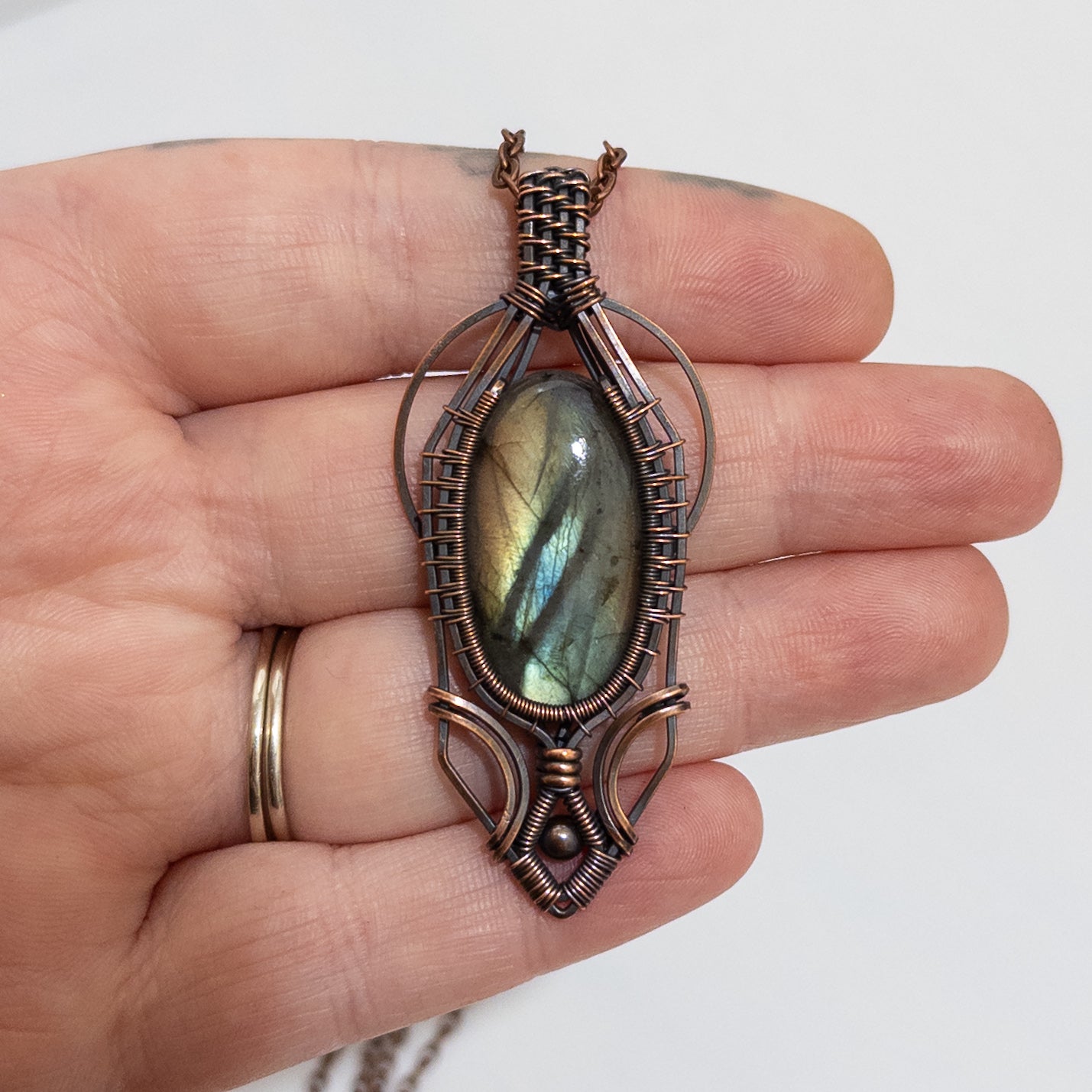 Huphantos - Labradorite Woven Copper Pendant