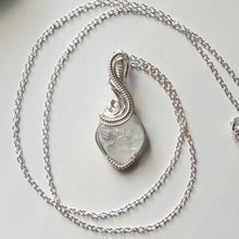 Charger l&#39;image dans la galerie, Mughal Flower Carved Rainbow Moonstone &amp; Sterling Silver Wrapped Pendant
