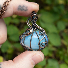 Charger l&#39;image dans la galerie, Opalite Pumpkin Antiqued Copper Wrapped Pendant
