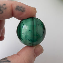 Charger l&#39;image dans la galerie, Malachite Sphere (1.16in.)
