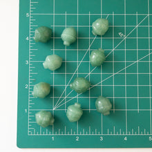 Charger l&#39;image dans la galerie, Mini Green Aventurine Acorn
