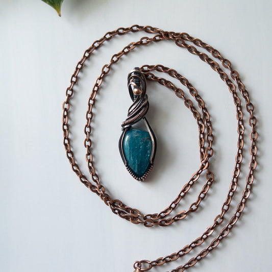 Dainty Apatite & Copper Wrapped Pendant