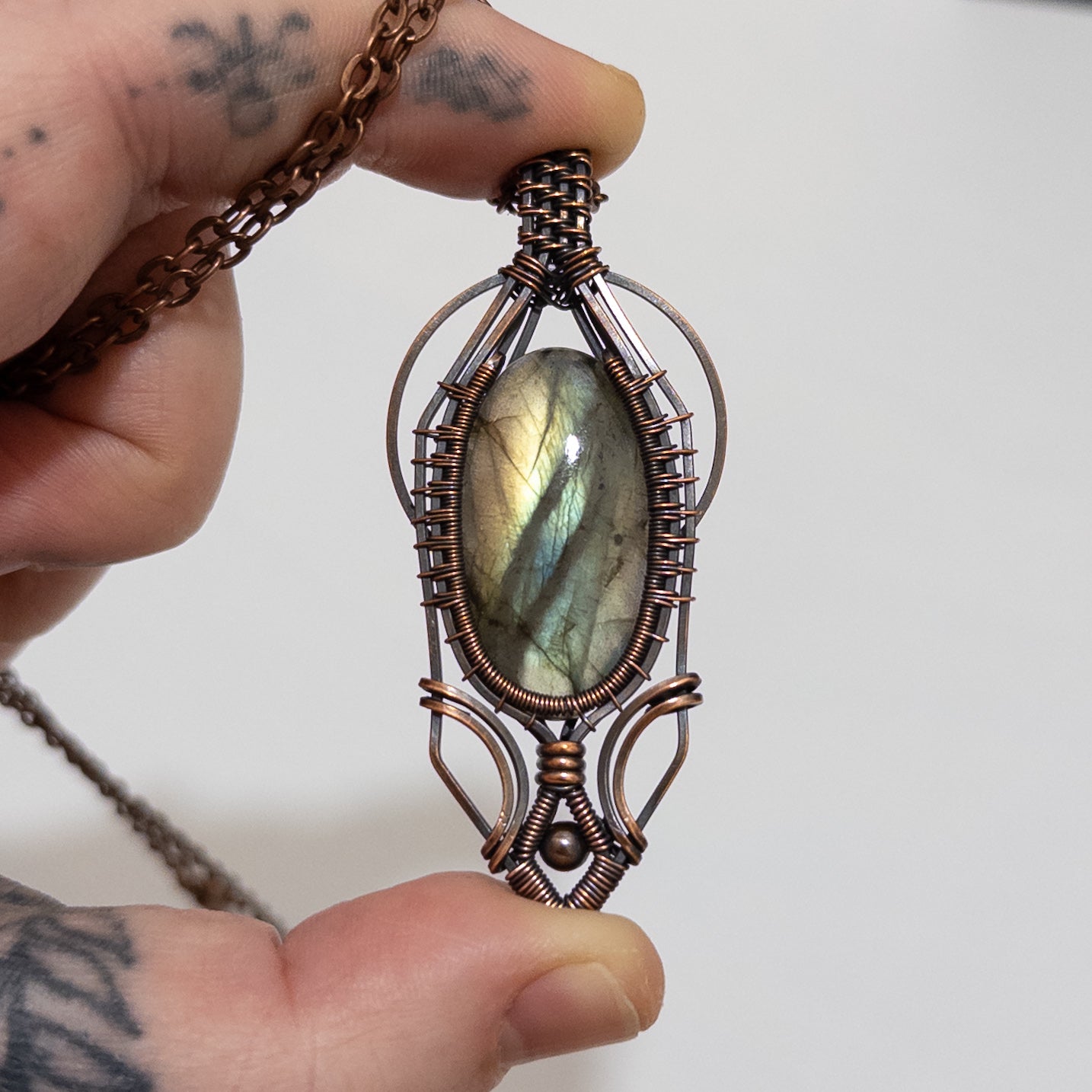 Huphantos - Labradorite Woven Copper Pendant