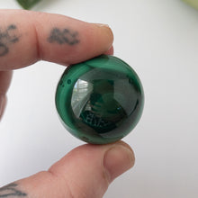 Charger l&#39;image dans la galerie, Malachite Sphere (1.16in.)
