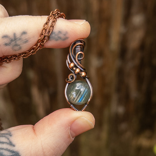 Diagonalis- Labradorite Wrapped Copper Pendant