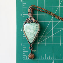 Charger l&#39;image dans la galerie, Amazonite With Sunstone Charm Copper Wrapped Pendant
