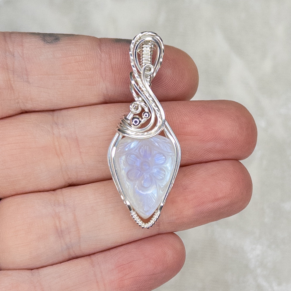 Flower Carved Moonstone .925 Sterling Silver Pendant