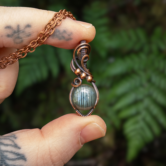 Verticalis - Labradorite Copper Wrapped Pendant