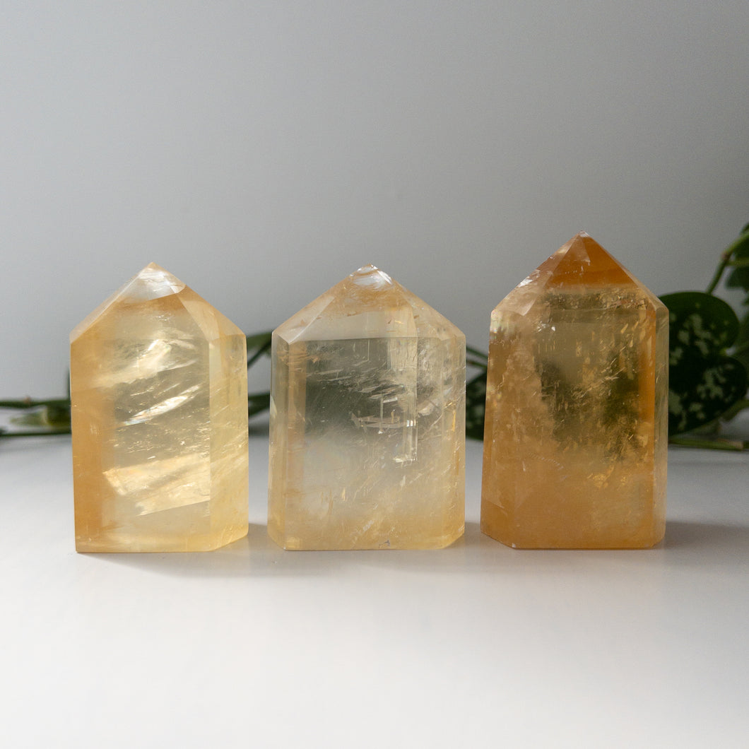 Optical Honey Calcite Tower