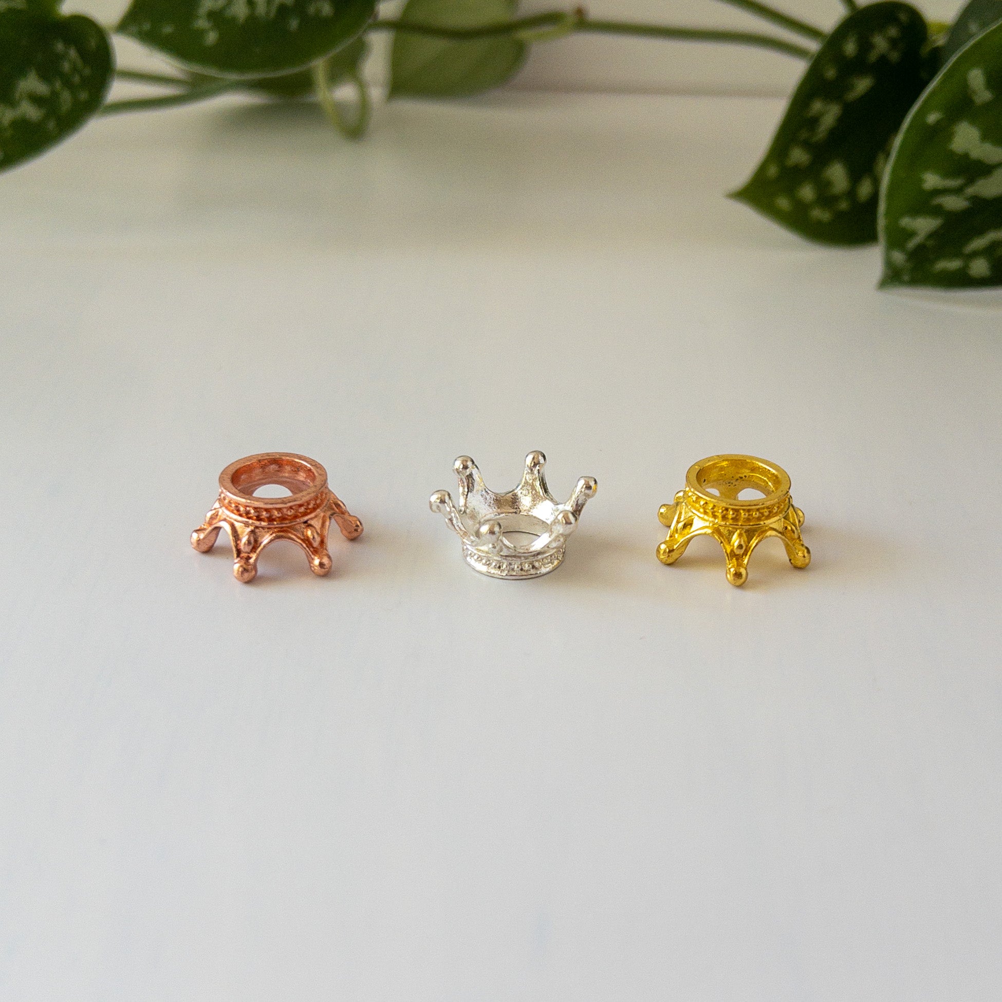 Metal Crown Mini Sphere Stands – Moon & Hedge