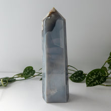 Charger l&#39;image dans la galerie, XL Black Flower Agate Tower
