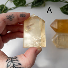 Load image into Gallery viewer, Optical Honey Calcite Tower
