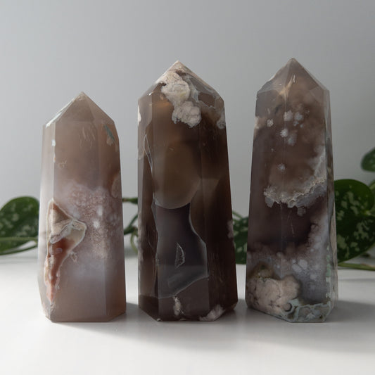 Large Dark Flower Agate Tower