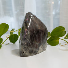 Load image into Gallery viewer, Purple Labradorite Freeform
