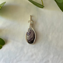 Charger l&#39;image dans la galerie, Chevron Amethyst Wrapped Sterling Silver Pendant
