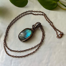 Load image into Gallery viewer, Labradorite Antiqued Copper Wrapped Pendant With Chain
