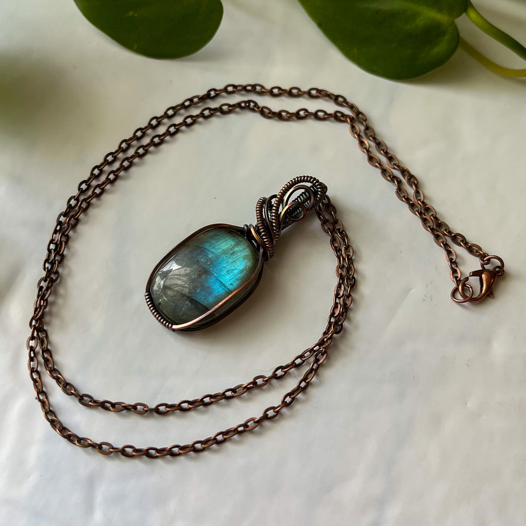 Labradorite Antiqued Copper Wrapped Pendant With Chain