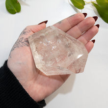 Charger l&#39;image dans la galerie, Clear Quartz Freeform B
