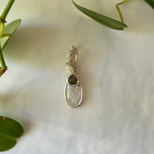 Charger l&#39;image dans la galerie, Moonstone &amp; Labradorite Wrapped Sterling Silver Pendant
