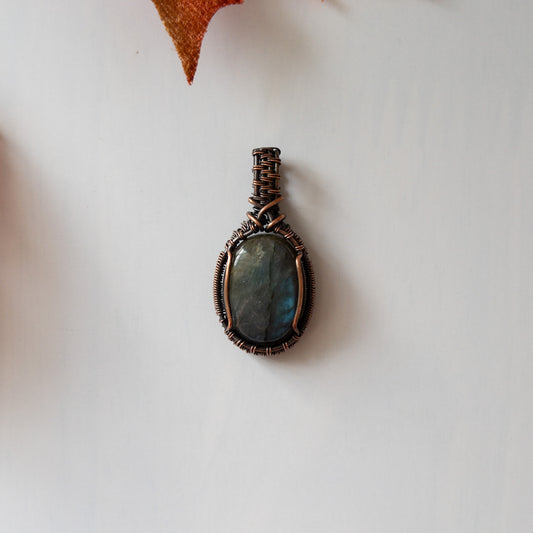 Small Labradorite Antiqued Copper Weave Pendant